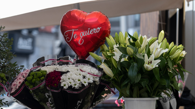 Sorteo de cenas, flores y mercadillo solidario por San Valentín en Majadahonda