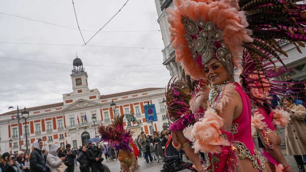 El Carnaval de Cartagena desfila por el centro de Madrid con motivo de FITUR
