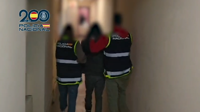 Oleada de robos en coches para llevarse balizas V-16 en Leganés