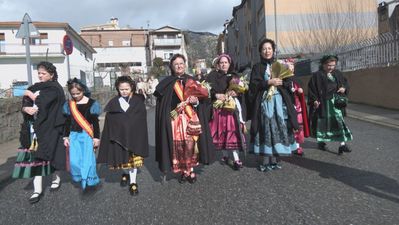 Así disfrutan los vecinos de Mataelpino sus fiestas patronales en honor a Santa Águeda