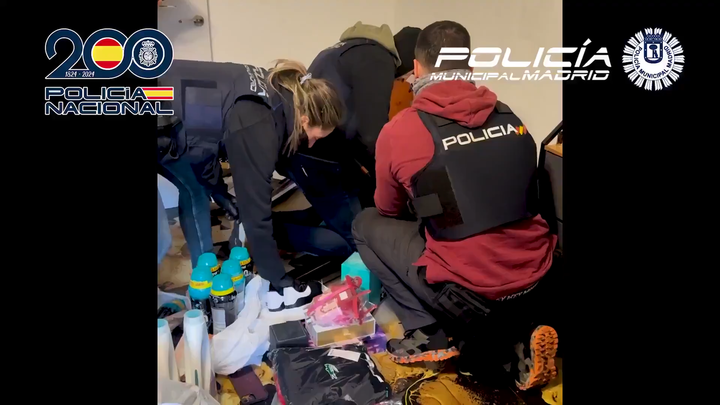 Desarticulan tres puntos de venta de falsificaciones y medicamentos ilegales en Puente de Vallecas