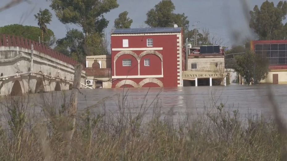 Ya son 11.000 los desalojados en Andalucía por los efectos de la borrasca que ya se ha cobrado la vida de una mujer