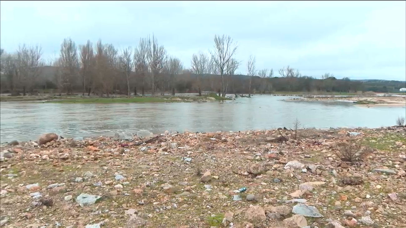 Aldea del Fresno vuelve a mirar con recelo la crecida del río Alberche