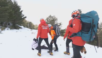 Así trabaja el equipo sanitario del GERA en los rescates en la sierra madrileña