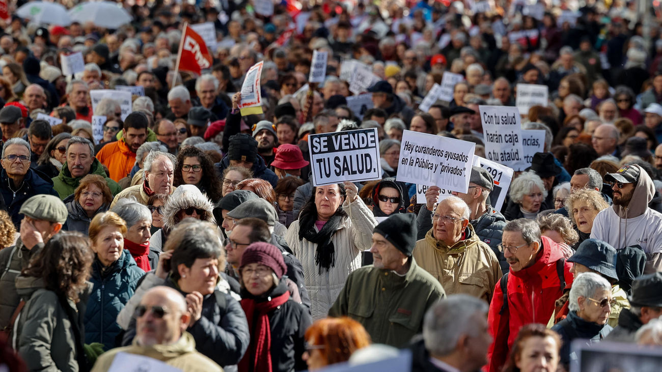 Manifestación en las calles de Madrid contra el "deterioro intencionado" de la sanidad pública