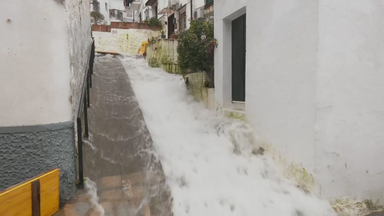 Andalucía comienza a volver a la normalidad, vigila 17 escenarios y espera menos lluvia