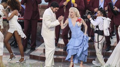 Bad Bunny convierte el descanso de la Super Bowl en un alegato latino por la unidad en América