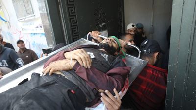 Israel mata a cuatro palestinos en ataques contra el centro y sur de Gaza