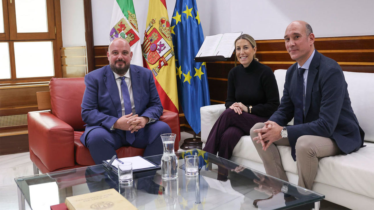 Vox se niega a investir a María Guardiola como presidenta de Extremadura