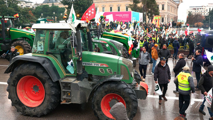 Tractorada en el Paseo de Recoletos