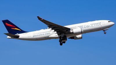 Revelan el cobro de comisiones ligadas al rescate de la aerolínea Plus Ultra