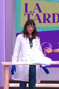 La ciencia se convierte en espectáculo con la “espuma de elefante” en directo