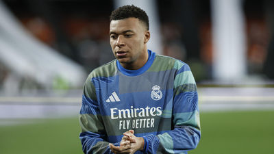 Mbappé, duda contra la Real Sociedad por molestias en una rodilla