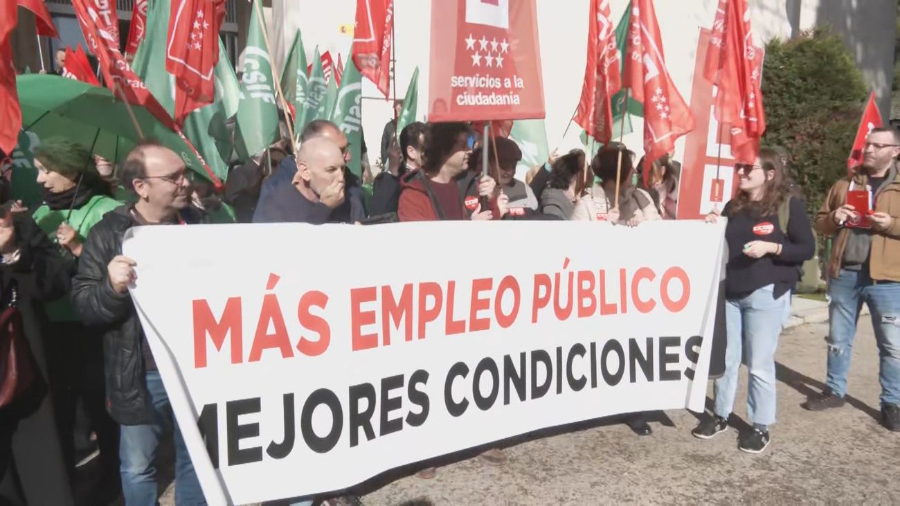 Los trabajadores de la Aemet protestan en Madrid para exigir mejores condiciones laborales