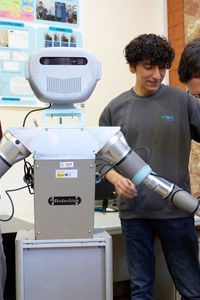 La Universidad Carlos III crea Adam, un robot para ayudar a los mayores
