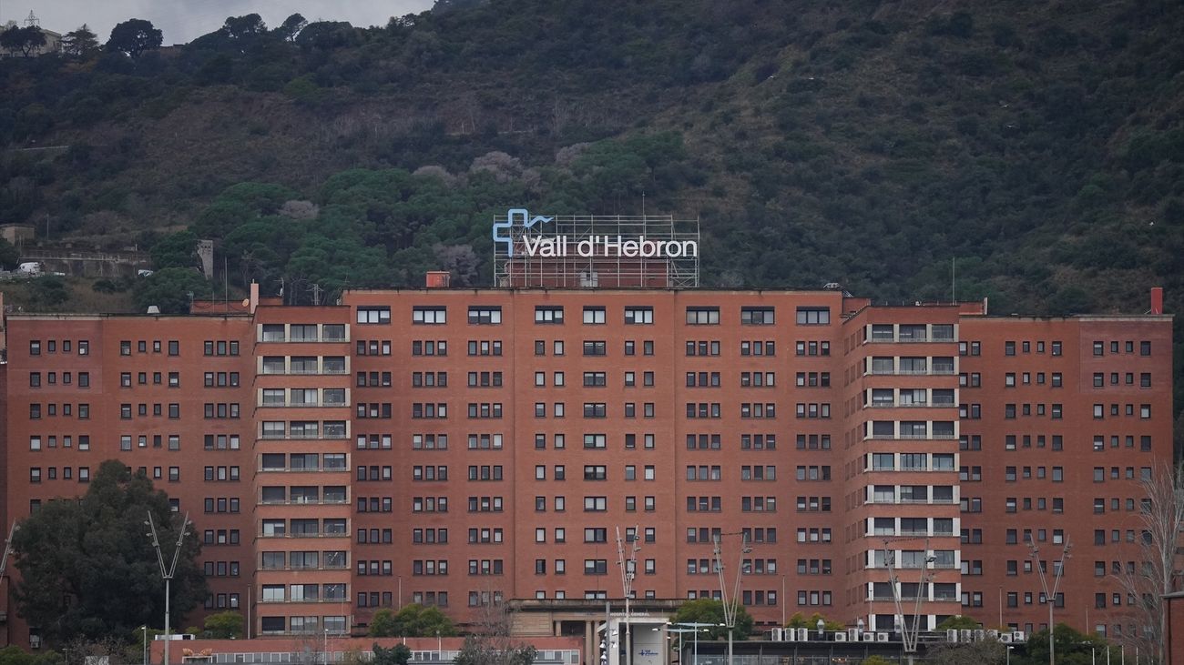 Muere una mujer al caerle encima el tejado de una nave industrial por el temporal en Barcelona