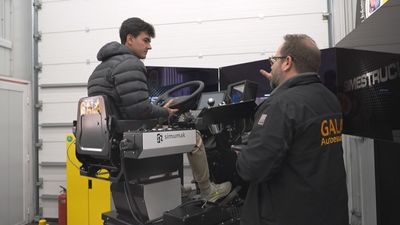 ¿Quieres trabajar como profesor de autoescuela? Una profesión con 'paro cero' que busca 3.000 nuevos docentes