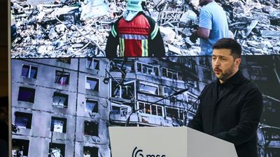 Zelenski califica de "locura" la posibilidad de entregar el Donbás como pide Rusia