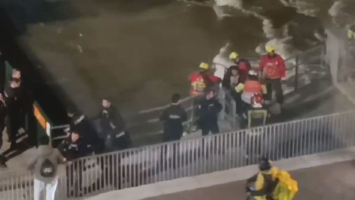 Rescatan del Manzanares a una pareja que cayó al río por hacerse un selfi