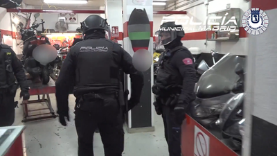 Cae en Vicálvaro un taller que "maquillaba" coches robados para venderlos ilegalmente