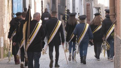 Cadalso de los Vidrios celebra por todo lo alto su carnaval junto a la Hermandad de las Ánimas Benditas