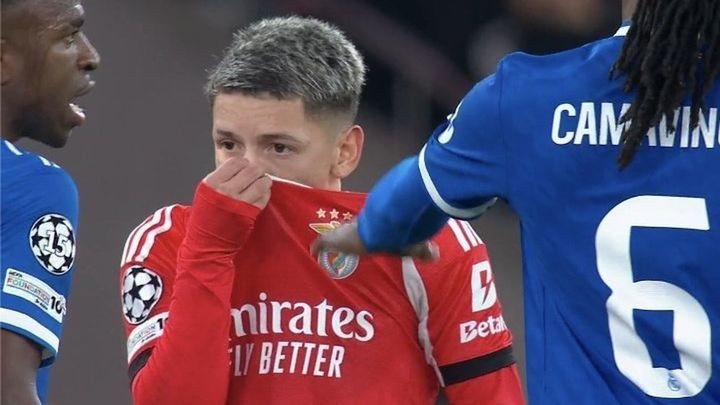 Gianluca Prestianni llamó a Vinicius mono tapándose la boca para que la cámara no lo viera / TWITTER