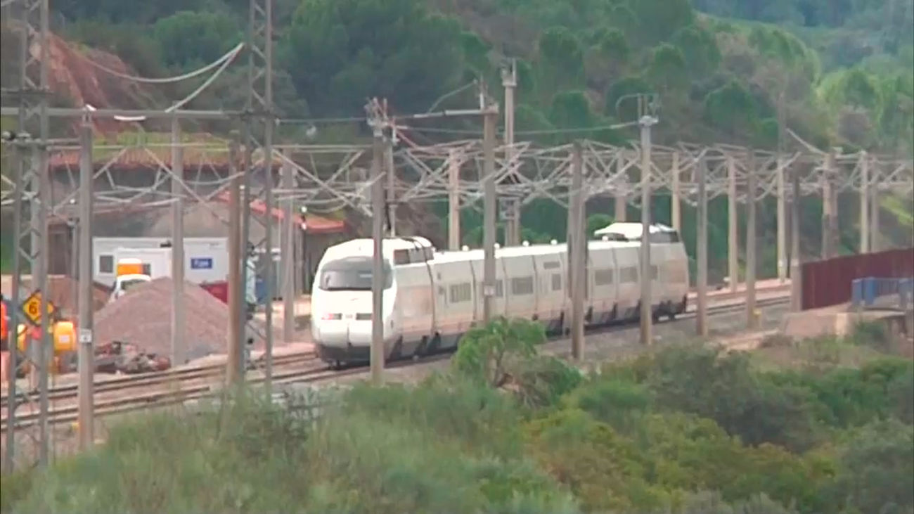 Los trenes vuelven a pasar por Adamuz 29 días después de la tragedia