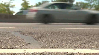 Socavones, señales invisibles y taludes dañados: el 11% de las carreteras estatales, en alto riesgo de accidente