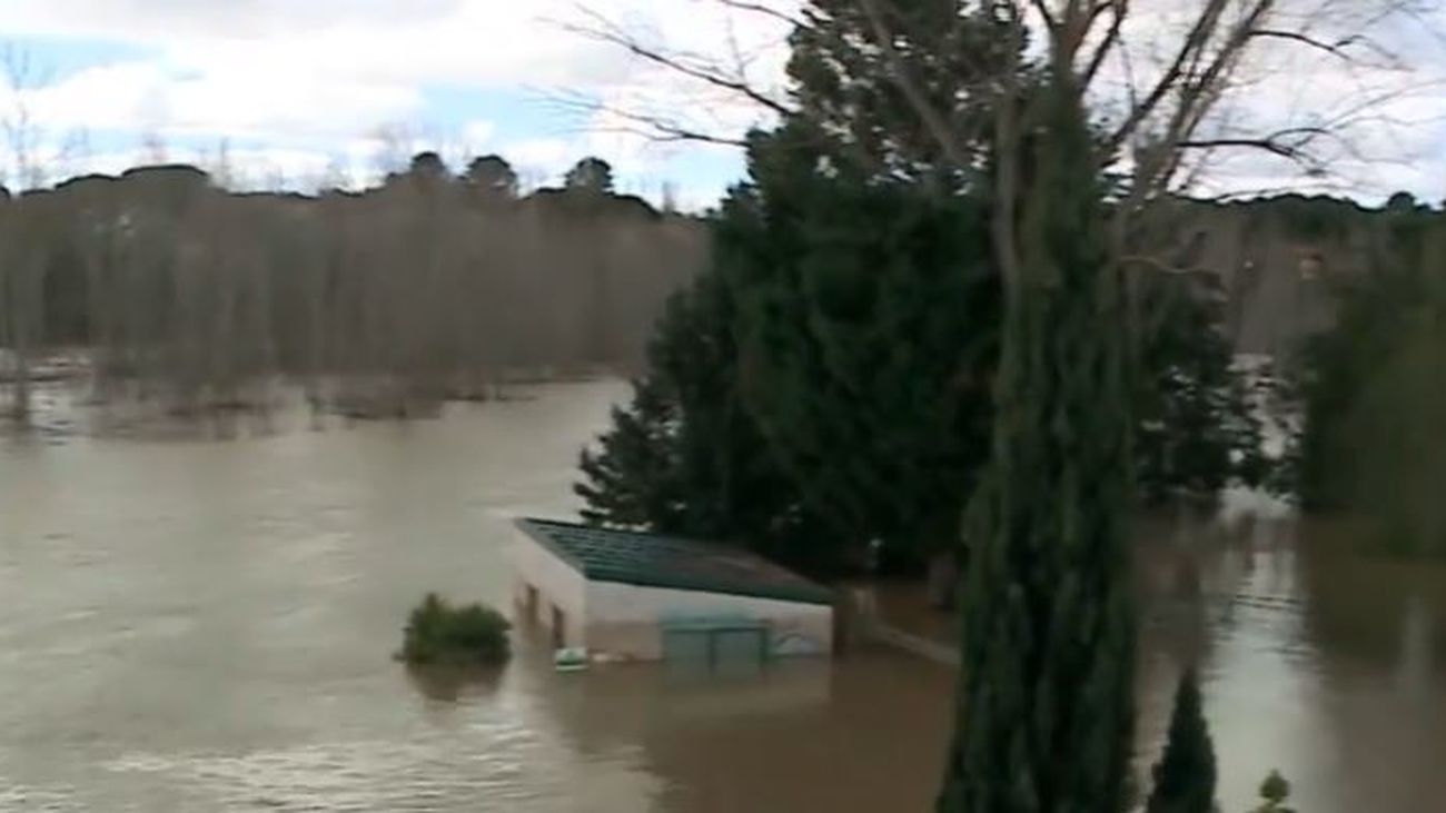 Alerta por viento y nieve en 13 comunidades autónomas ante la llegada de la borrasca Pedro