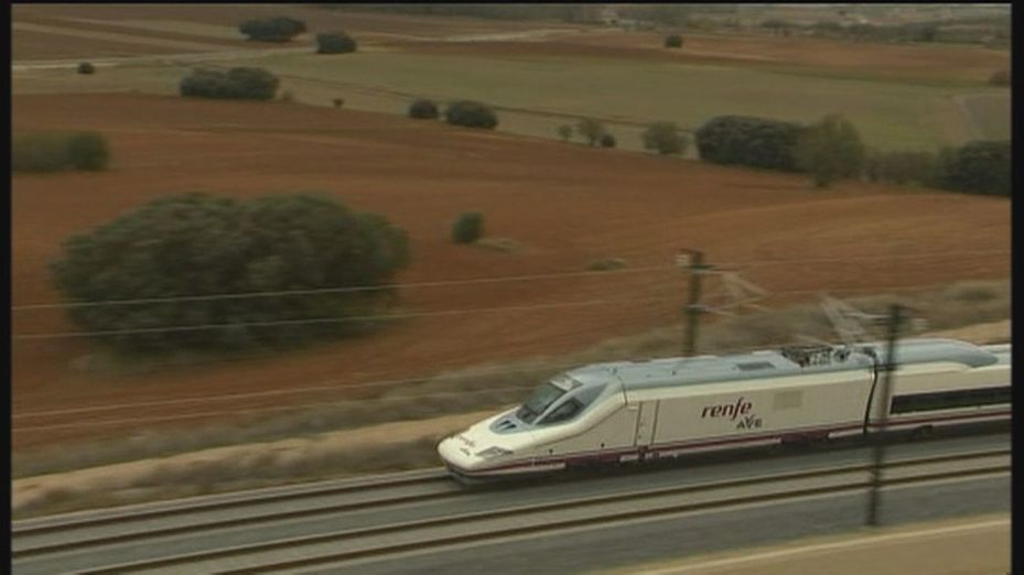 Un tren acaba parado 12 minutos en Adamuz por una incidencia el día de la reapertura de la línea