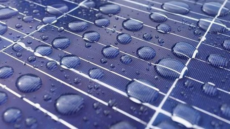 Paneles fotovoltaicos y ahora también 'pluviovoltaicos'