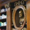 La esencia de la farmacia antigua en pleno corazón de Madrid