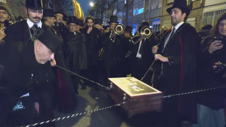El Entierro de la Sardina despide el carnaval de Madrid 2026 entre tradición y humor