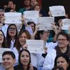 Semanas de hasta 96 horas de trabajo: los motivos que han llevado a los médicos a hacer huelga en Madrid