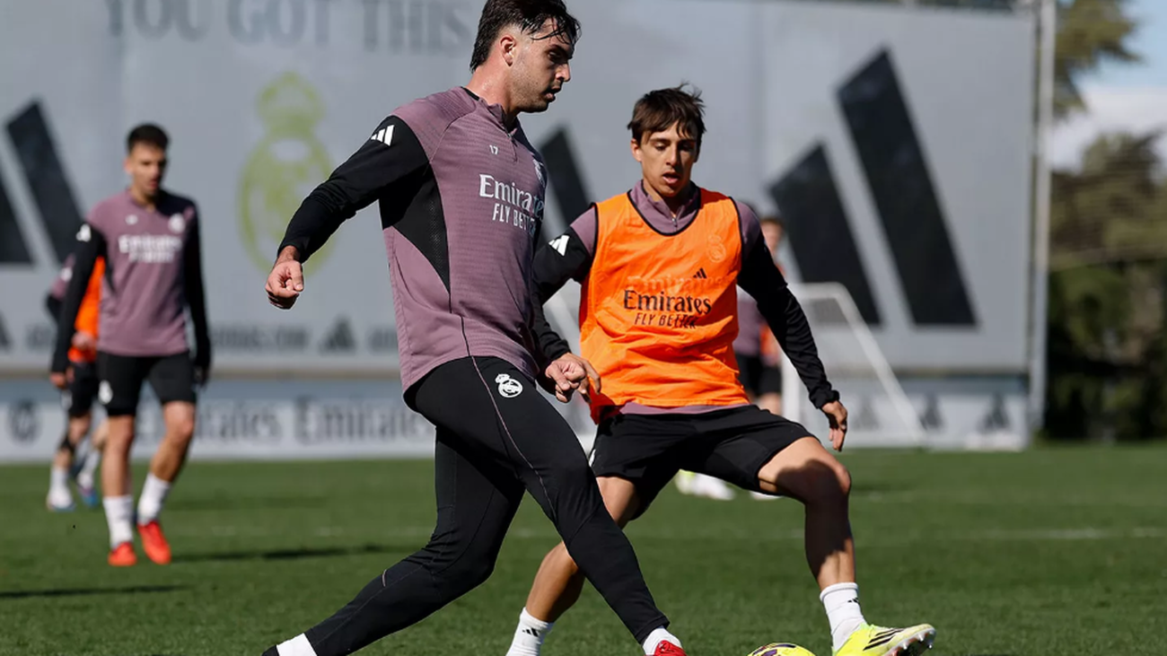Arbeloa solo recupera a Asencio, sancionado, para la visita a Osasuna