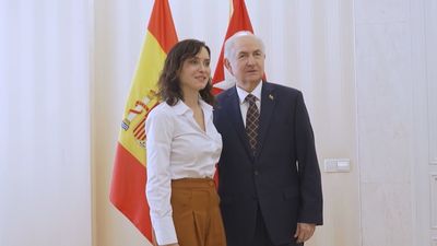 Ayuso recibe a Antonio Ledezma y este le agradece su "compromiso" con Venezuela