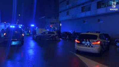 Herido grave un motorista tras ser arrastrado por un coche decenas de metros en Usera