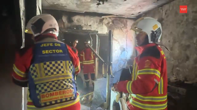 Tres heridos en el incendio de un antiguo hostal okupado de Collado Villalba