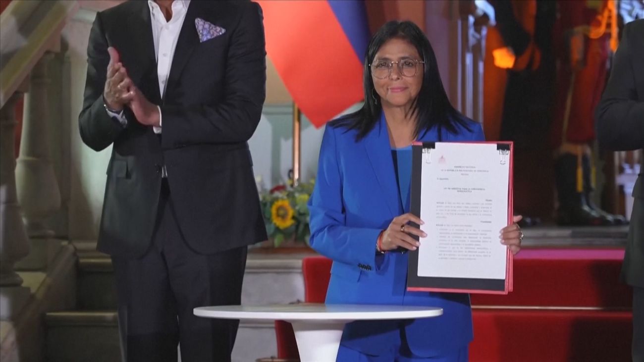 La presidenta de Venezuela, Delcy Rodríguez, tras firmar la amnistía