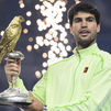 Carlos Alcaraz arrasa a Fils y conquista Doha