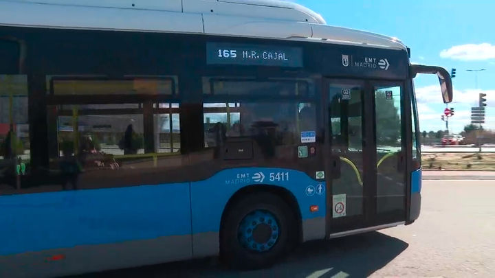 Los vecinos de Ciudad Lineal reclaman un autobús que les lleve  al  Hospital Ramón y Cajal