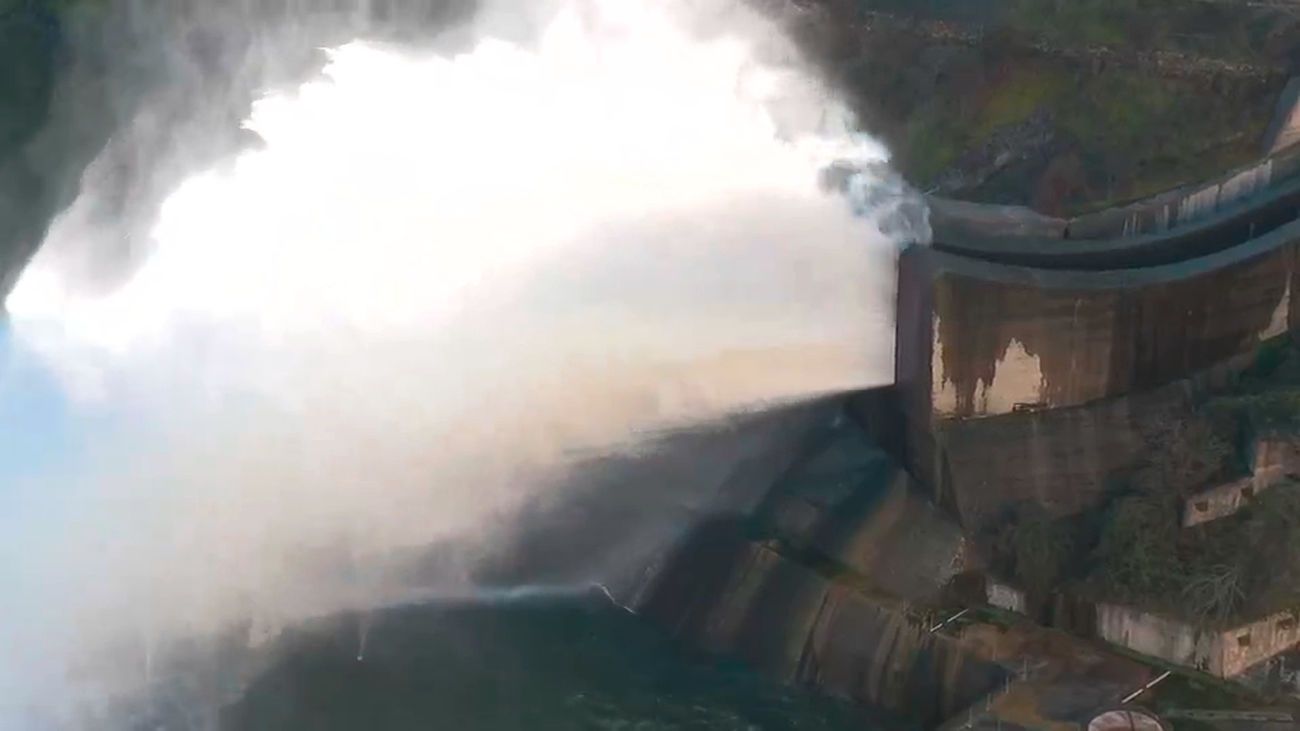 Once  de los 13 embalses de la Comunidad de Madrid están desembalsando agua