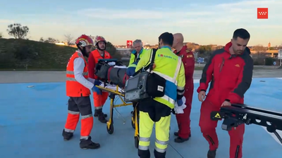 Herido grave un motorista tras una salida de vía en el Puerto de La Paradilla