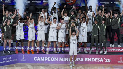 El Real Madrid  alza su décima Minicopa tras superar al Valencia