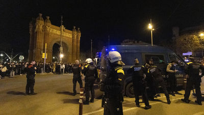 Los incidentes tras el fallido encuentro de 'therians' en Barcelona acaban con cinco detenidos