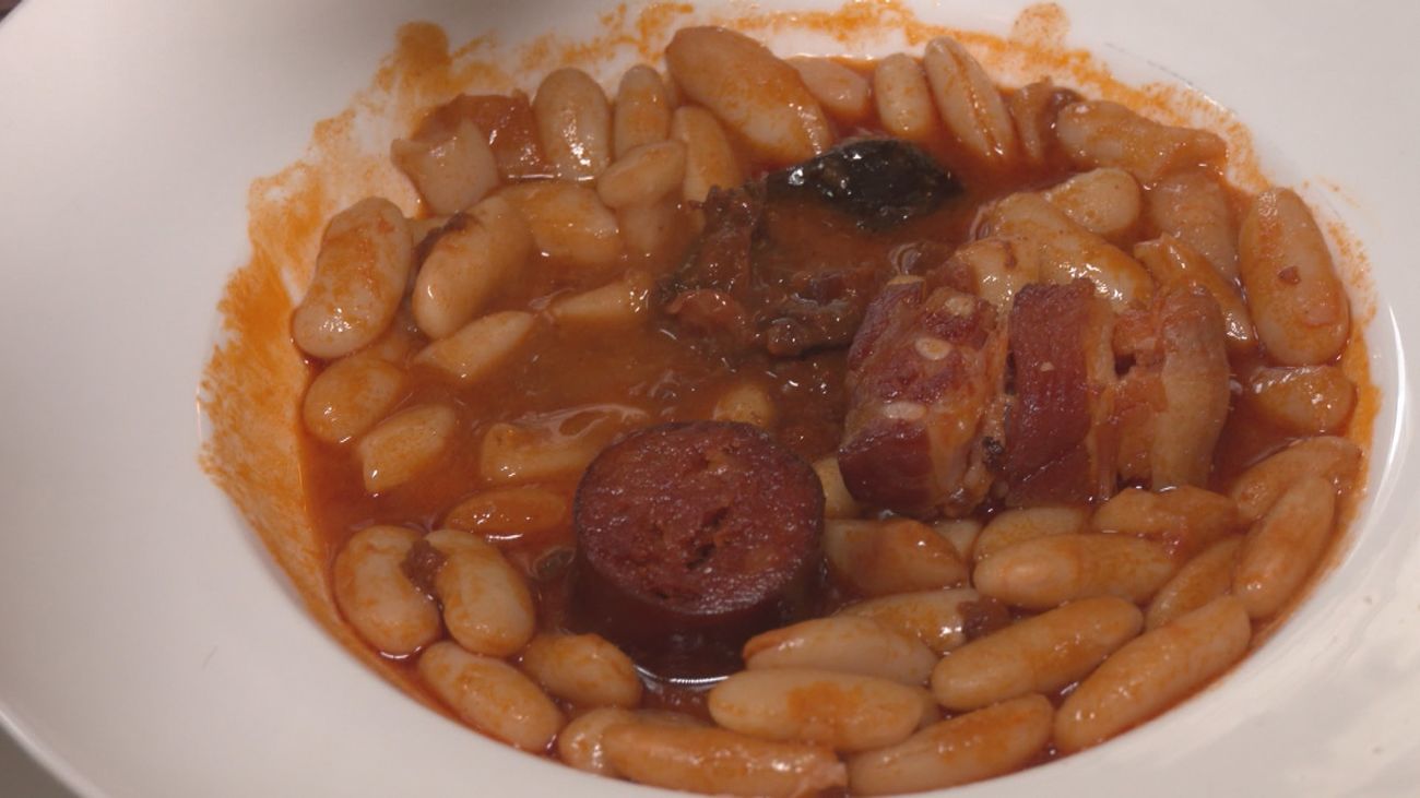 La mejor fabada del mundo preparada en una olla ferroviaria