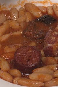 La mejor fabada del mundo preparada en una olla ferroviaria