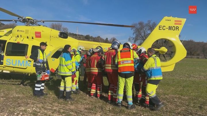Herida grave una motorista de 39 años al chocar contra un coche en la M-45 en Leganés