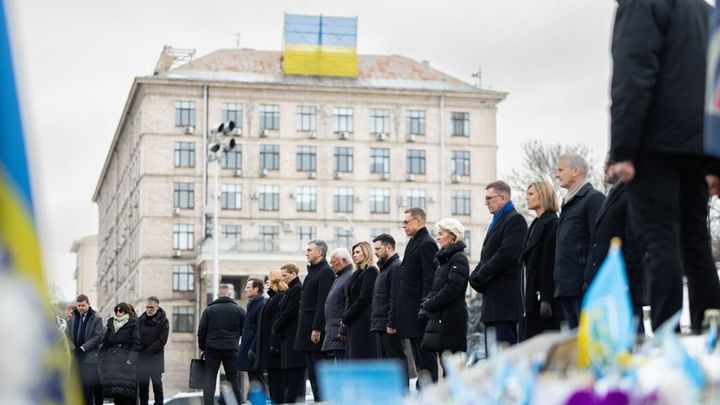 Actos de homenaje en Kiev recuerdan a las víctimas de Ucrania en el cuatro aniversario de la invasión rusa