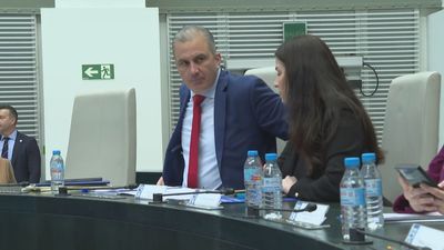 Enfrentamiento Abascal-Ortega Smith: "No es rebelión, es otra cosa"